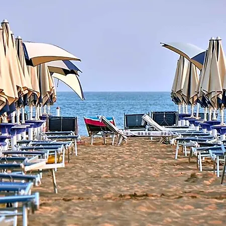 Stylish With Private Garden In A Quiet Area By Beahost Hotel